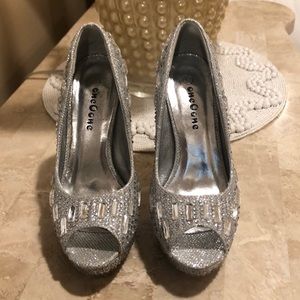 Women’s silver sequin shoes size 5.5
